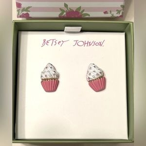 NWT BETSEY JOHNSON PINK CUPCAKE PINK BLING STUD EARRINGS